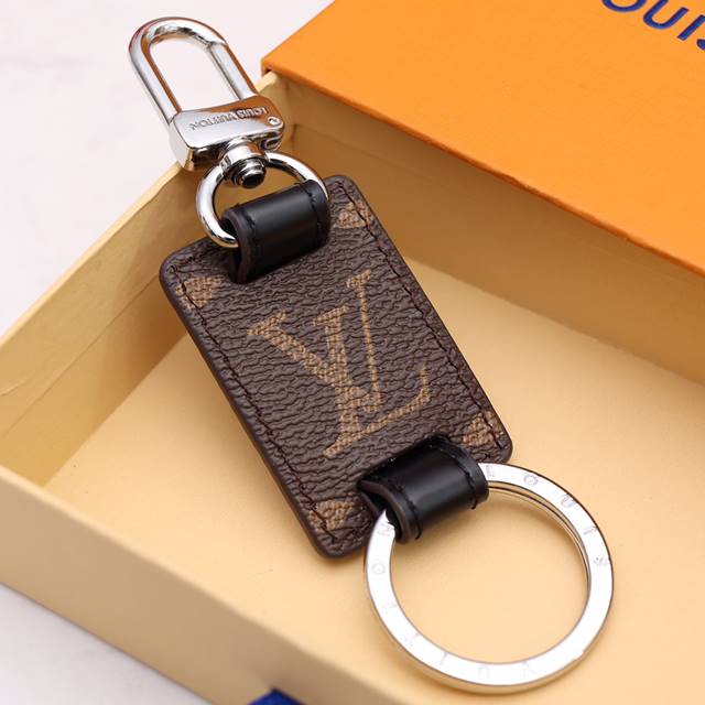 루이비통 LV 스냅 백참 & 키홀더 M69480