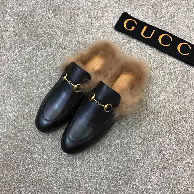 구찌 프린스타운 블로퍼 슬리퍼 397749