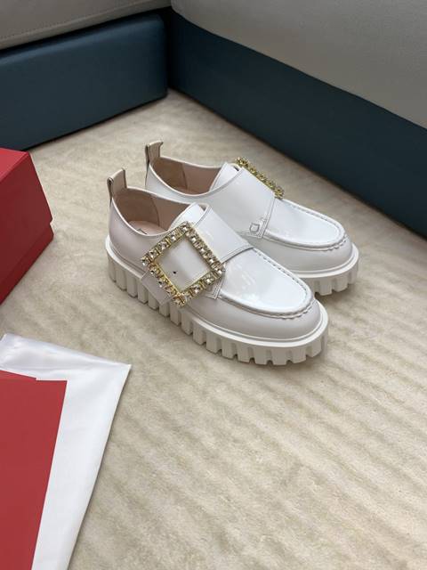 로저비비에 Viv Go-Thick 스트라스 버클 로퍼 3.5cm