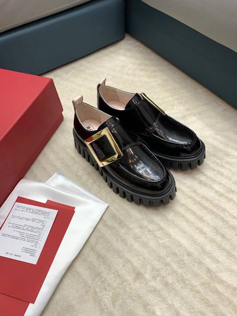 로저비비에 Viv Go-Thick 스트라스 버클 로퍼 3.5cm