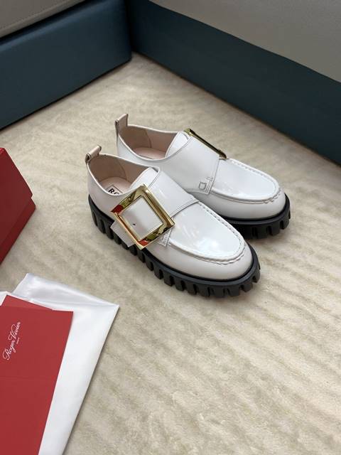 로저비비에 Viv Go-Thick 스트라스 버클 로퍼 3.5cm