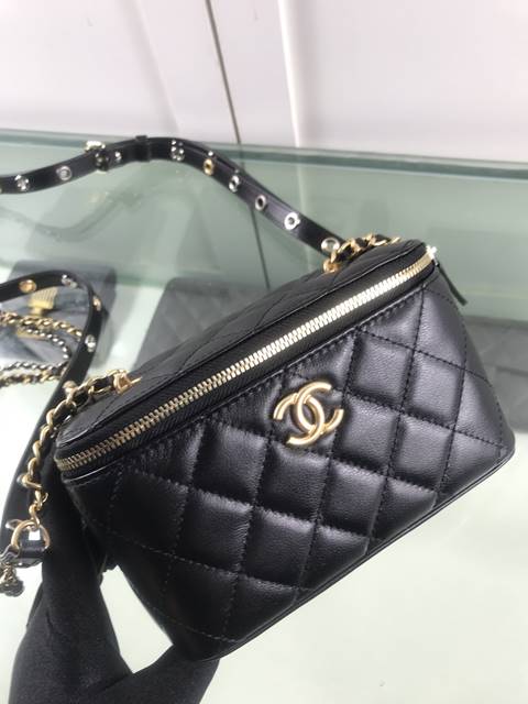 샤넬 체인 코스메틱 케이스 AP2550