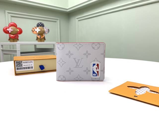 루이비통 LVXNBA 멀티플 월릿 반지갑 M80105
