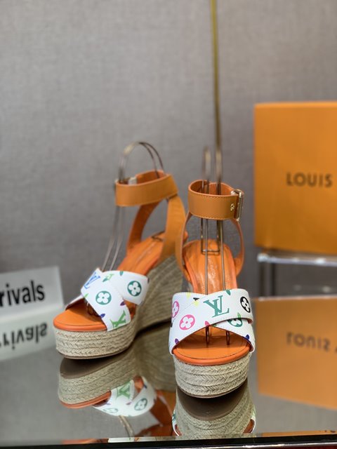 루이비통 여성 웨지 샌들 힐 10cm
