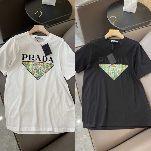 프라다 루즈핏 여성 반팔 티셔츠 2칼라