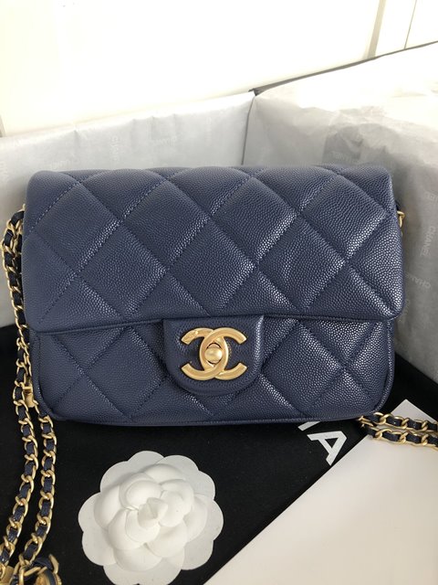 샤넬 22ss 스몰 플랩백 AS3369