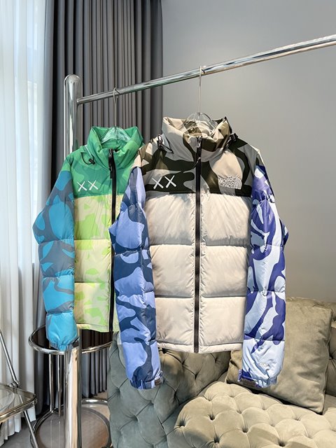 노스페이스 x KAWS Dryvent 남여공용 스키 파카 패딩