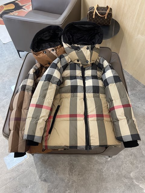 버버리 체크 다운 재킷 여성 패딩 2칼라
