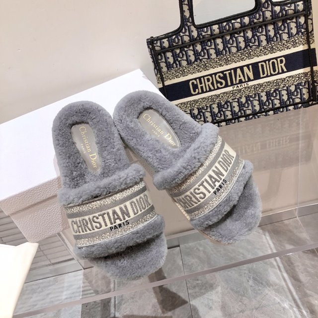 디올 쉐무아 CHEZ MOI 뮬 슬리퍼