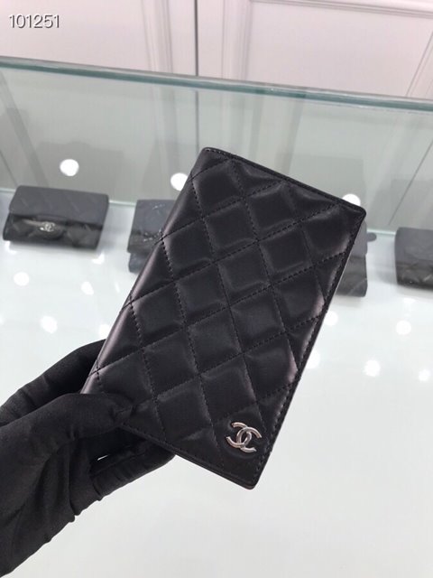 샤넬 클래식 램스킨 여권지갑 A80385