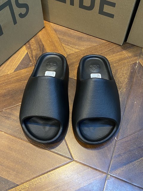 아디다스 이지 슬라이드 YZY SLIDE 슬리퍼