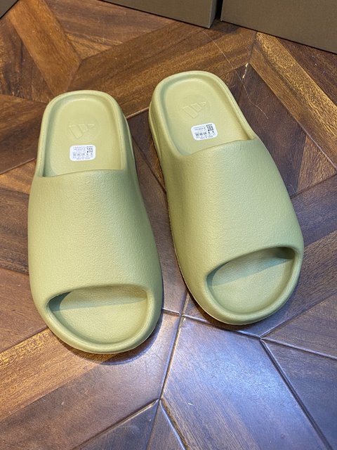 아디다스 이지 슬라이드 YZY SLIDE 슬리퍼