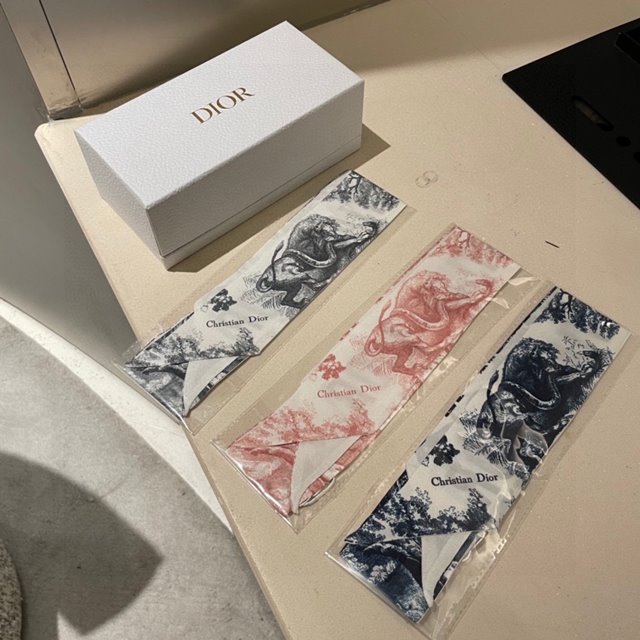 디올 실크 방도 트윌리 3칼라