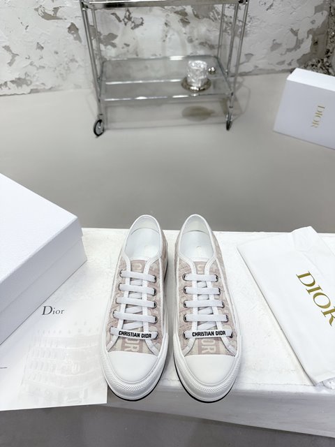 디올 WALK'N'DIOR 플랫폼 여성 스니커즈 KCK385OBE
