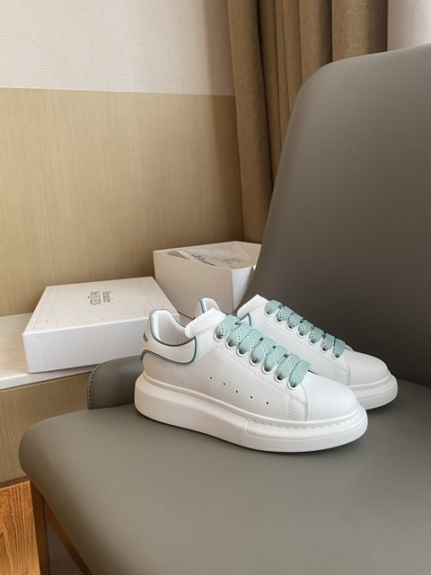 알렉산더 맥퀸 오버솔 남여공용 스니커즈 운동화
