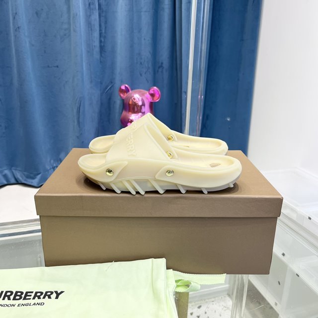 버버리 남여공용 샌들 슬리퍼