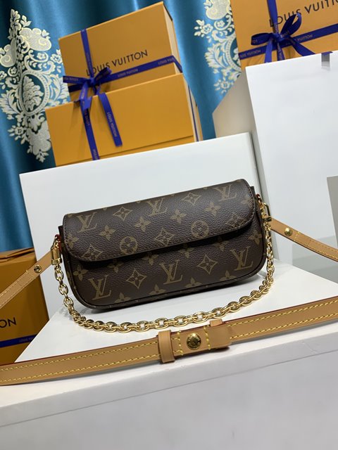 루이비통 월릿 온 체인 아이비 Wallet On Chain Ivy M81911