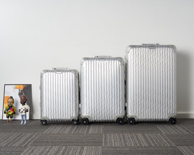 디올 앤 리모와 Dior x Rimowa 오블리크 캐리어
