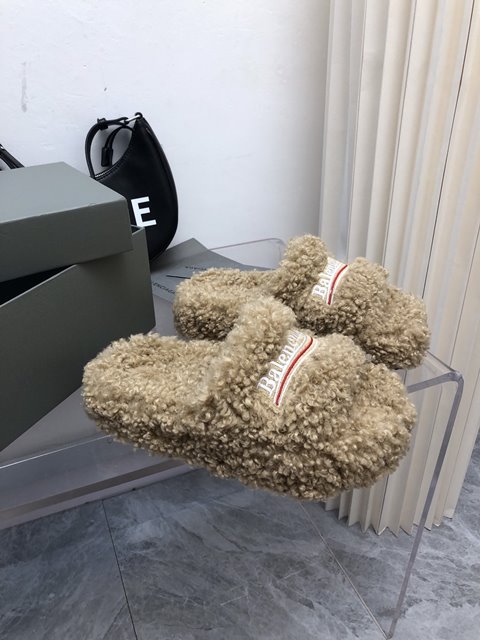 발렌시아가 퍼리 FURRY 슬라이드 여성 샌들 슬리퍼