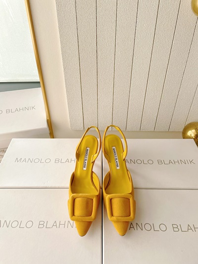 마놀로 블라닉 MANOLO BLAHNIK 스웨이드 슬링백