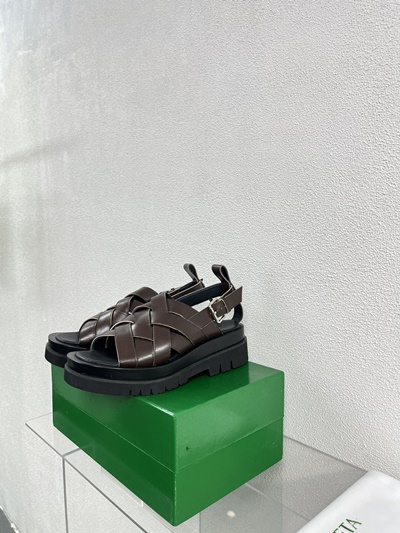 보테가 베네타 러그 LUG 스트랩 샌들 755129
