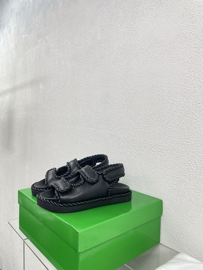 보테가 베네타 잭 플랫 샌들 775343