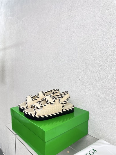 보테가 베네타 잭 플랫 샌들 775343