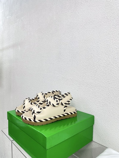 보테가 베네타 잭 플랫 샌들 775343