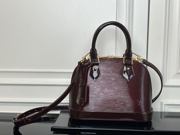 루이비통 에삐 알마 BB M40301