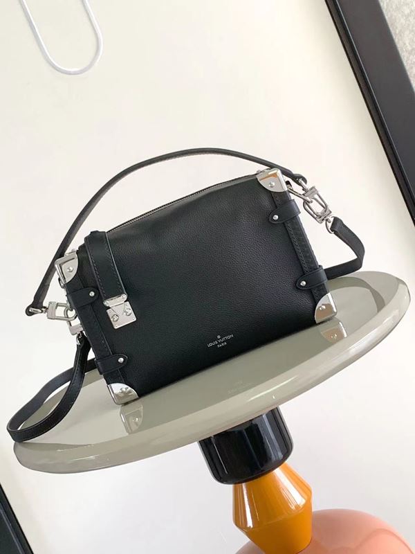 루이비통 사이드 트렁크 MM M25160