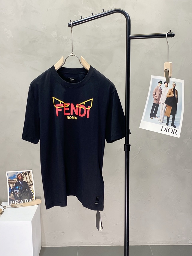 펜디 남성 반팔 티셔츠