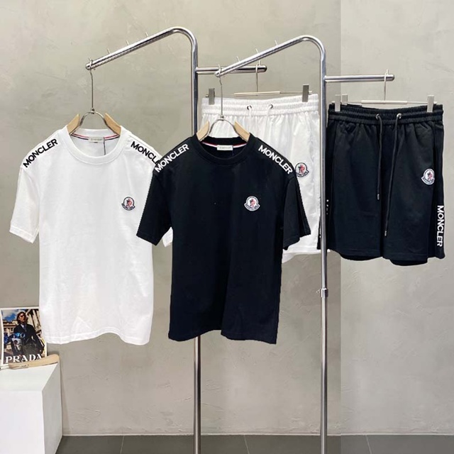 몽클레어 남성 반팔 티셔츠 + 반바지 세트 2칼라