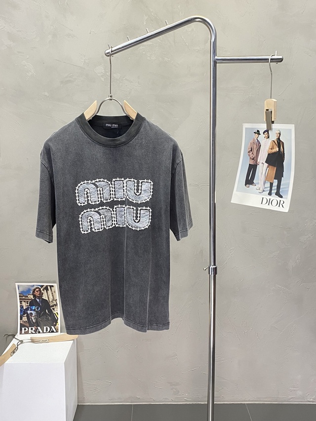 미우미우 남성 반팔 티셔츠 2칼라