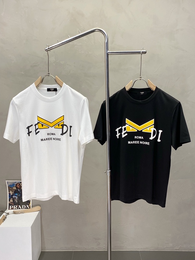 펜디 남성 반팔 티셔츠 2칼라