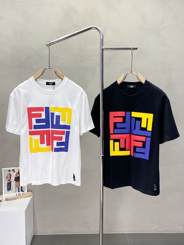 펜디 반팔 티셔츠 2칼라