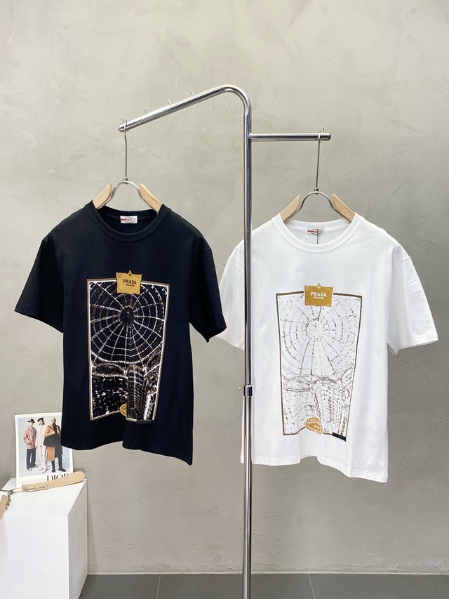 프라다 반팔 티셔츠 2칼라
