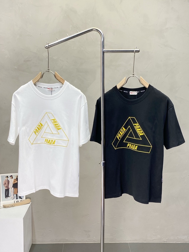 프라다 반팔 티셔츠 2칼라