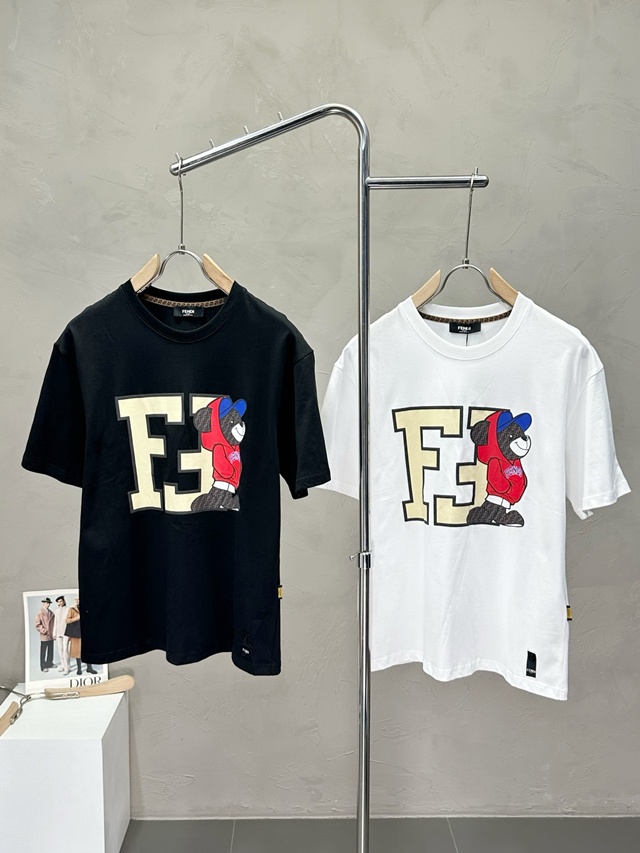 펜디 반팔 티셔츠 2칼라