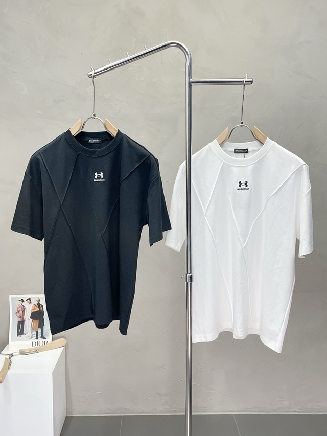 발렌시아가 반팔 티셔츠 2칼라