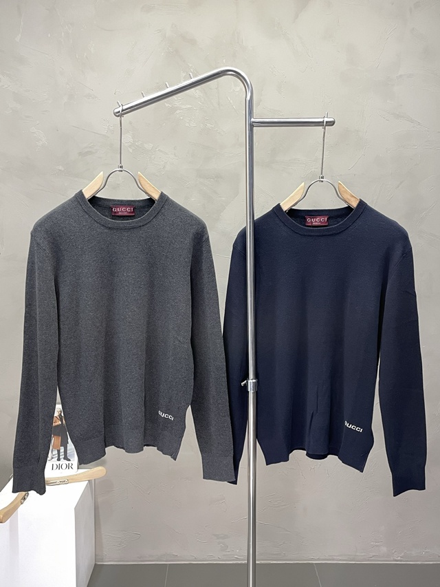 구찌 크루넥 니트 스웨터 2칼라