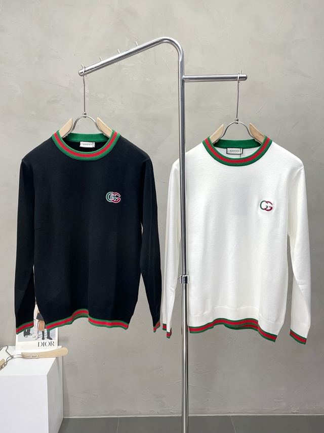 구찌 크루넥 니트 스웨터 2칼라