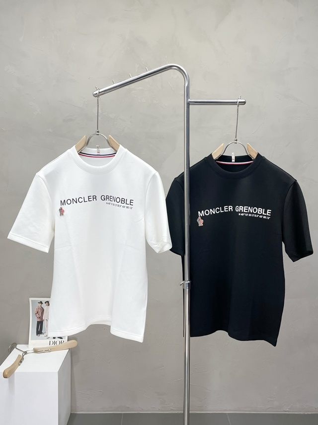 몽클레어 반팔 티셔츠 2칼라