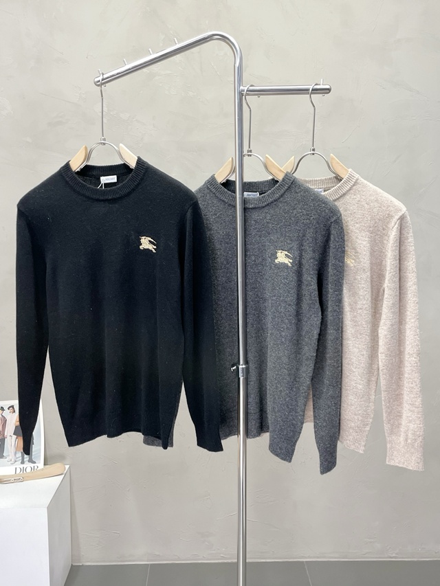 버버리 로고 크루넥 긴팔 니트 3칼라