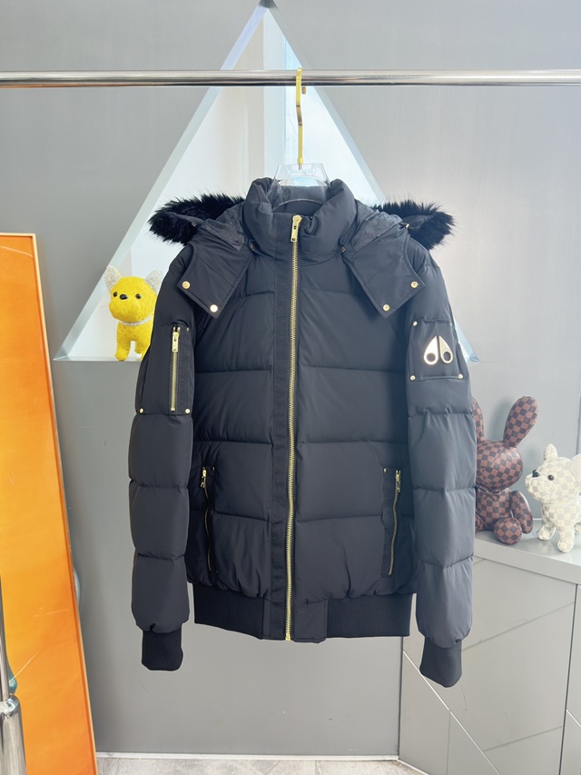 무스너클 스태그 다운 봄버 재킷 패딩