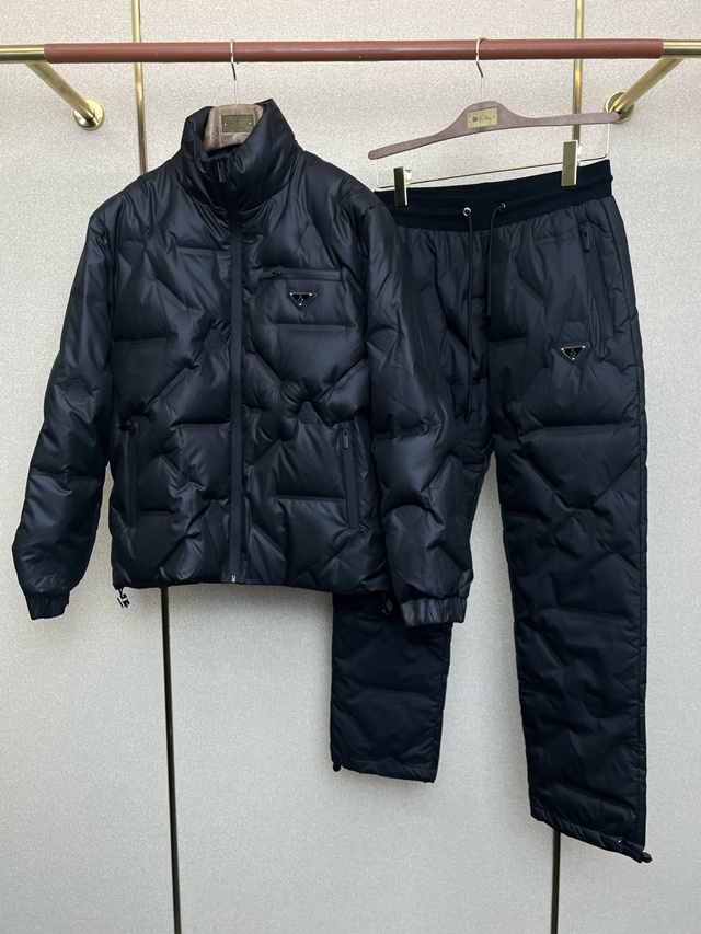 프라다 패딩 재킷 + 패딩 팬츠 세트