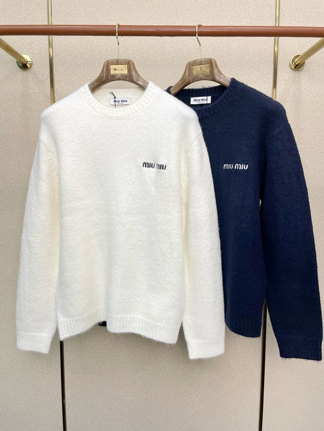 미우미우 라운드넥 니트 스웨터 2칼라