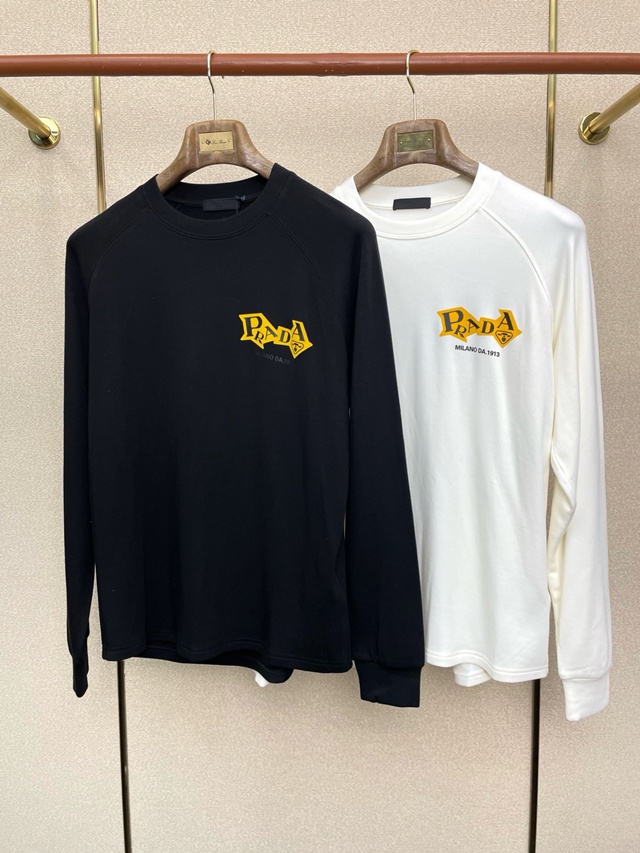 프라다 라운드 긴팔티 2칼라