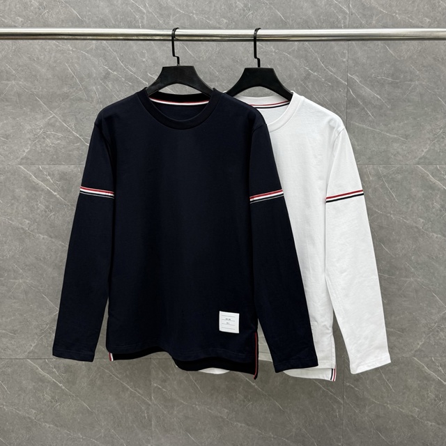 톰브라운 암밴드 라운드 긴팔티 2칼라