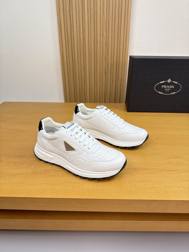 프라다 삼각로고 남성 스니커즈 운동화