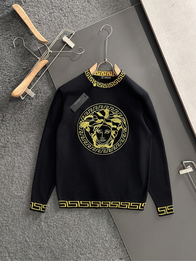 베르사체 라운드 니트 스웨터